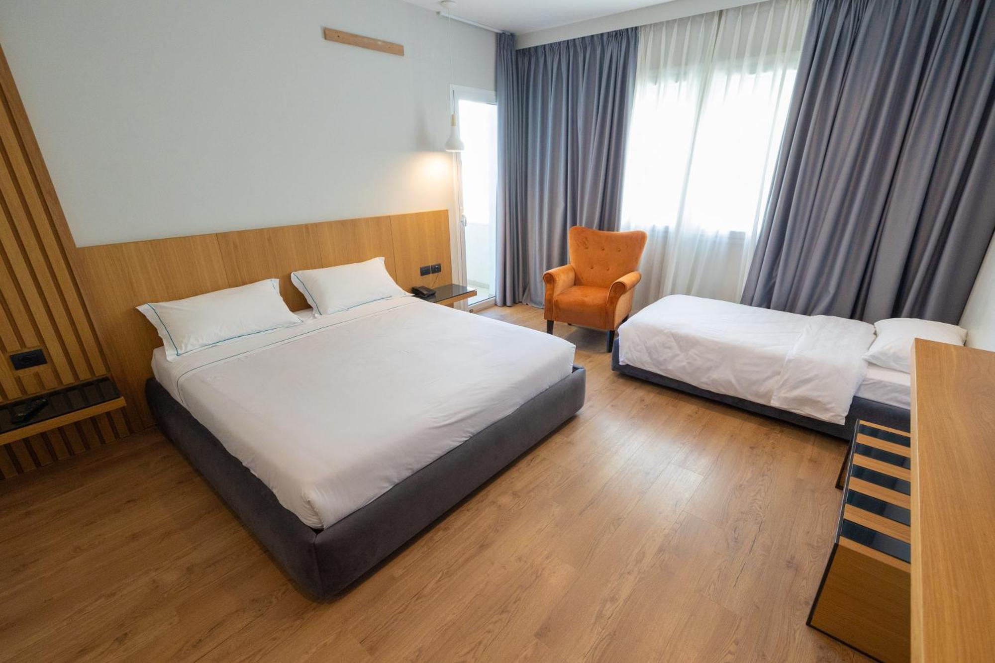 Duka Hotel Vlorë Eksteriør billede