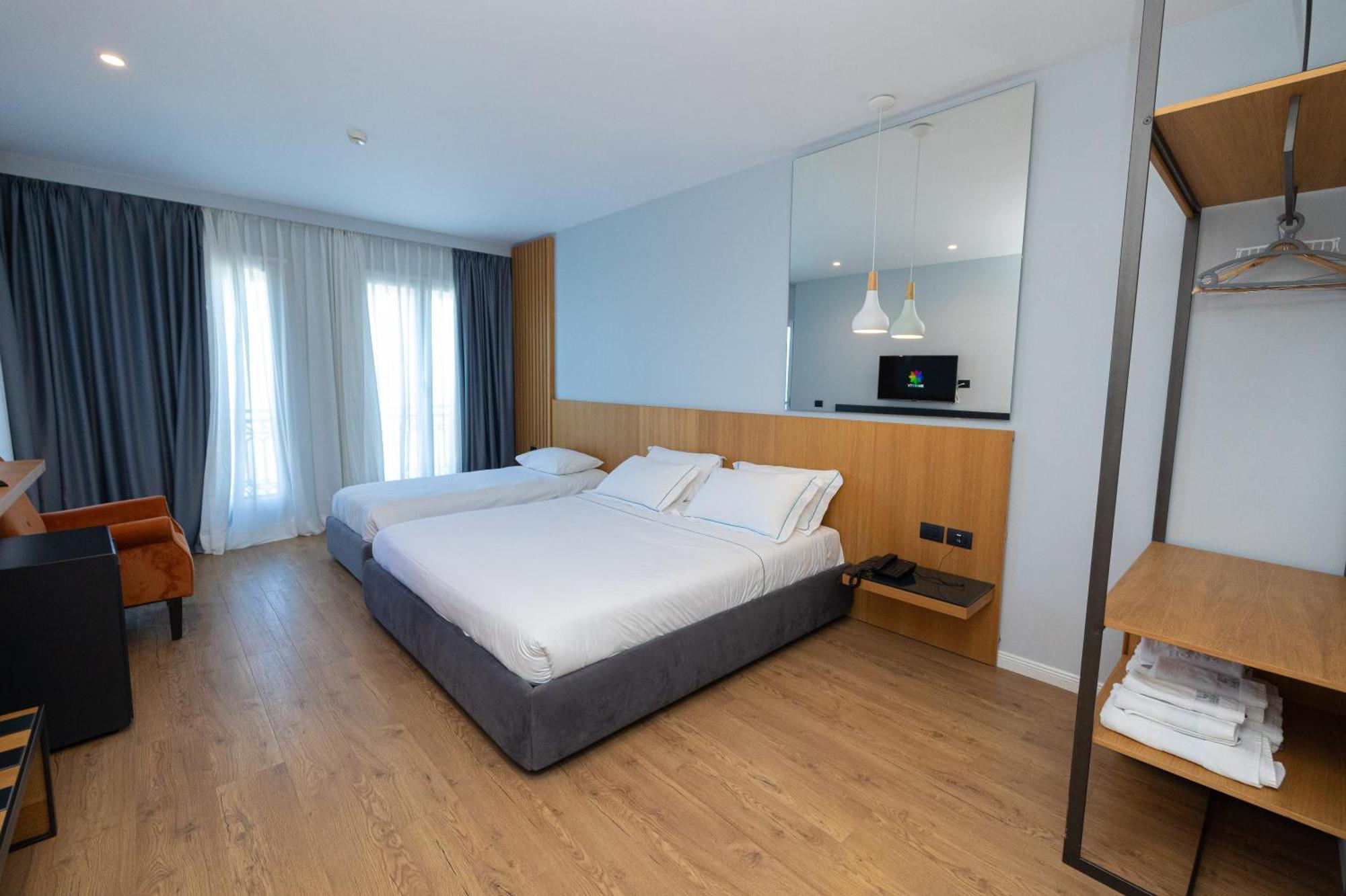 Duka Hotel Vlorë Eksteriør billede