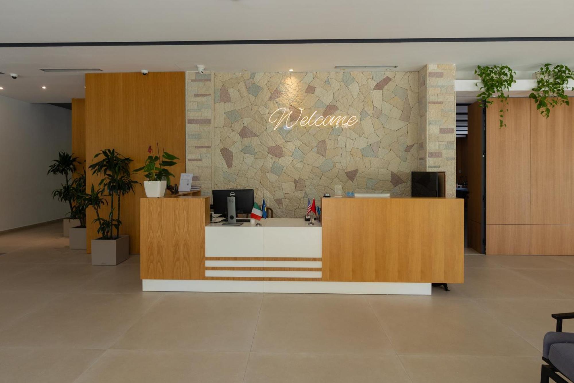 Duka Hotel Vlorë Eksteriør billede